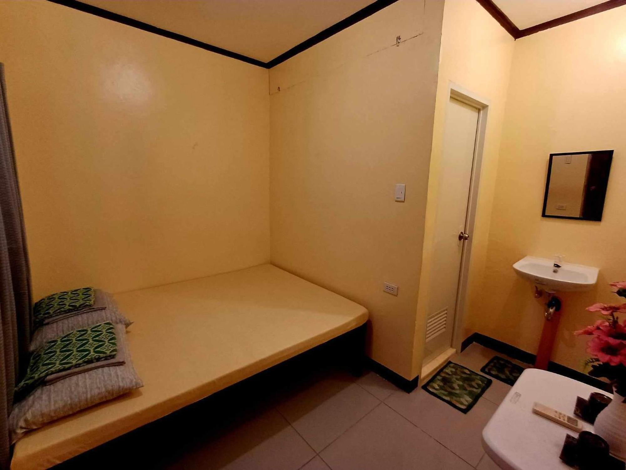 Cheri Backpackers Hostel Moalboal Eksteriør billede